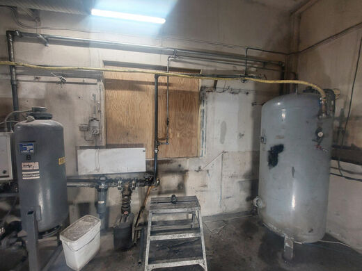 Instalace nových potrubních rozvodů v technické části břidlicové