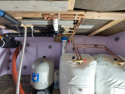 Malá technická místnost pod chatou